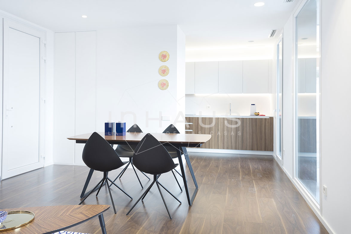 ventanas-de-suelo-a-techo-armarios-casas-modulares-inhaus