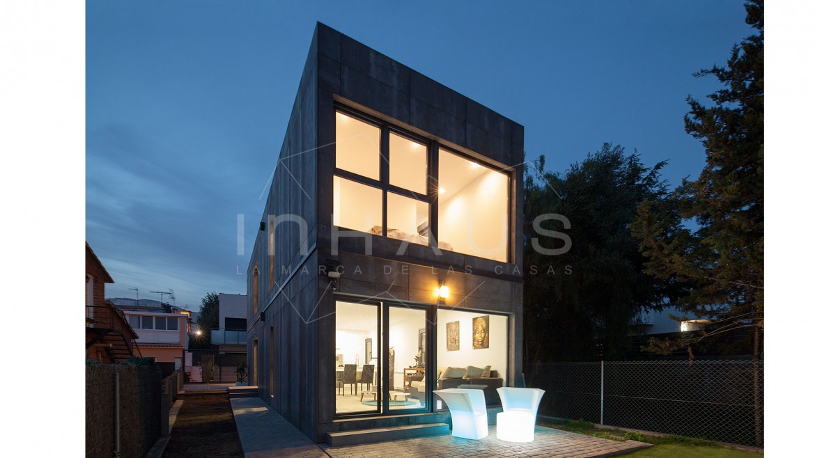 casas-prefabricadas-de-diseno-moderno-cugat-minimalista