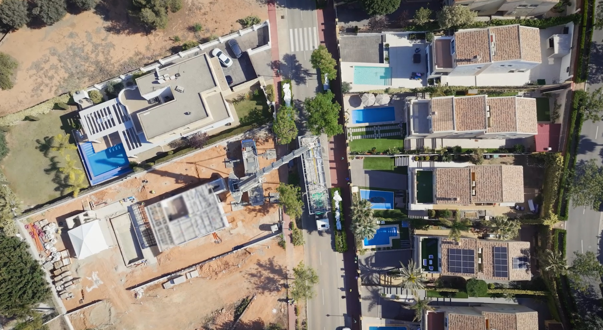 Vista dron aérea casa de lujo en Bétera, Valencia, implantación realizándose