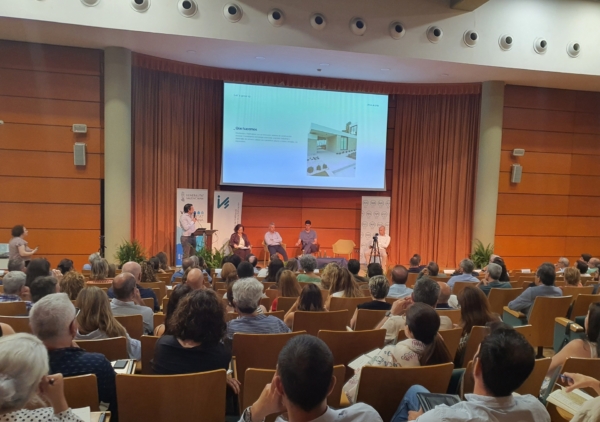 Asistimos a las jornadas de la Generalitat sobre la  construcción ágil de viviendas industrializadas​