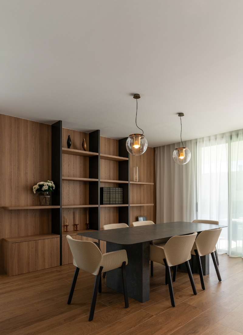 Salón comedor en tonalidades cálidas