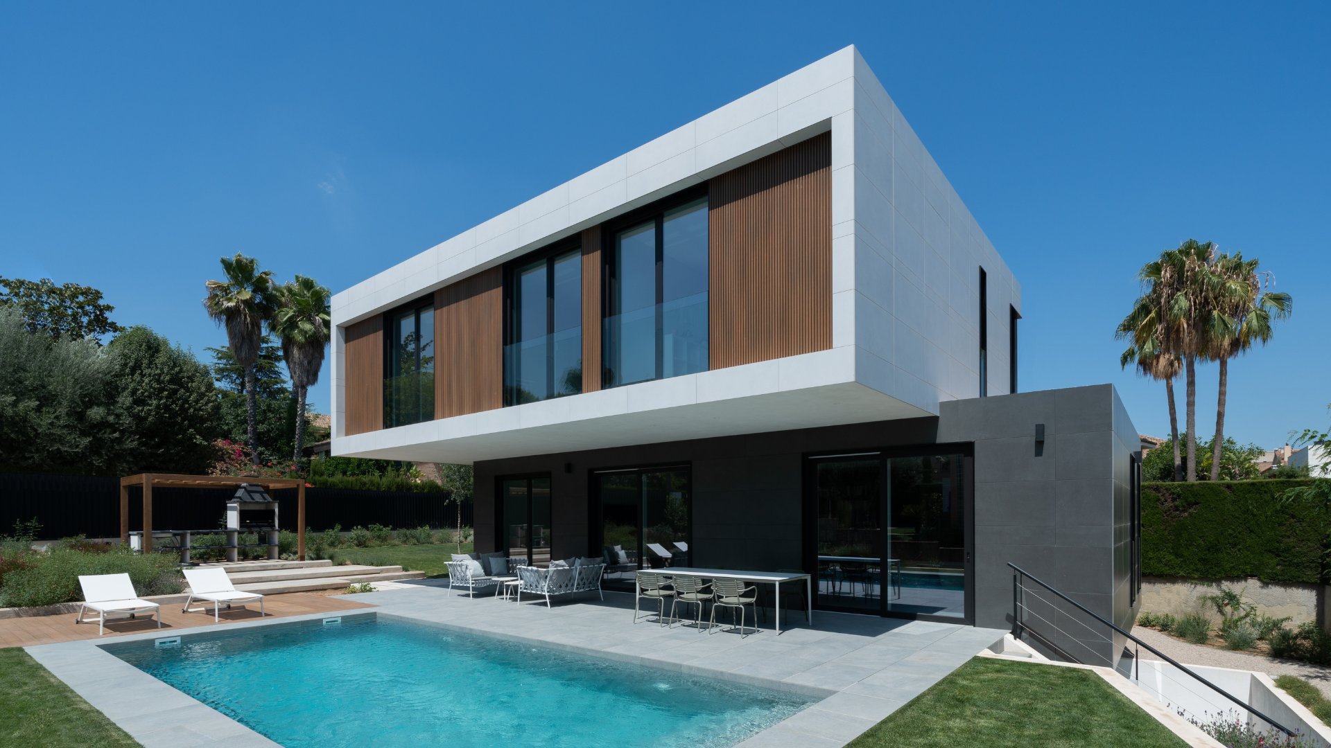 Fachada ventilada voladizo