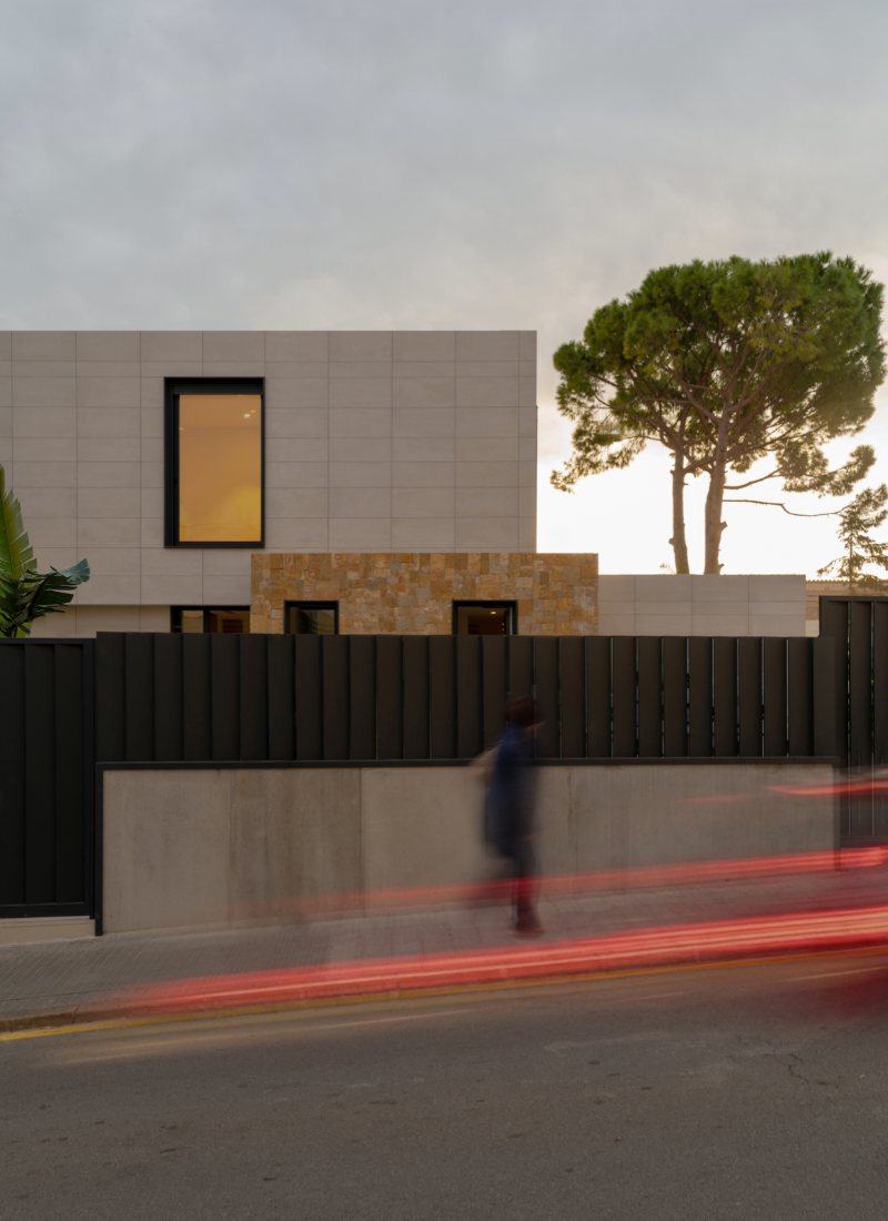 Vallado zona exterior casa industrializada