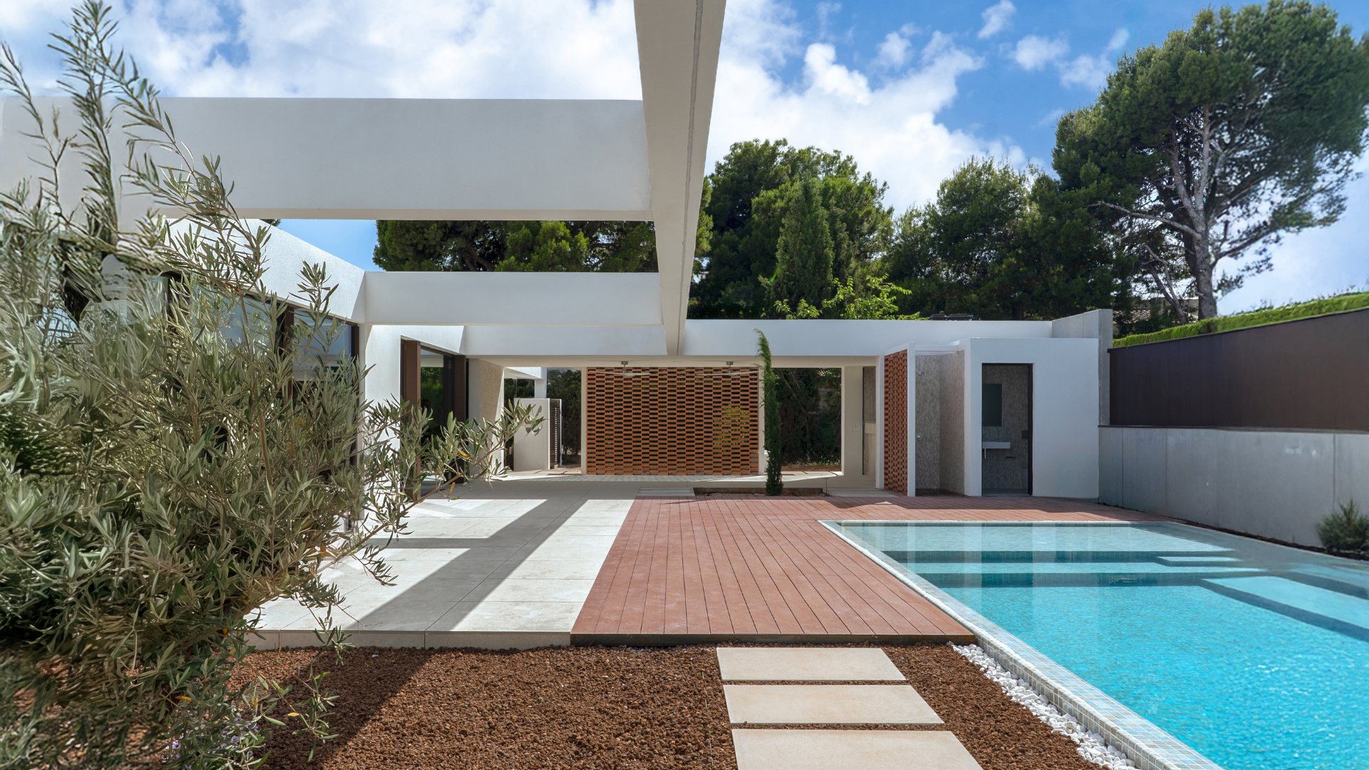 voladizo porche con celosías casa prefabricada Benicasim inhaus