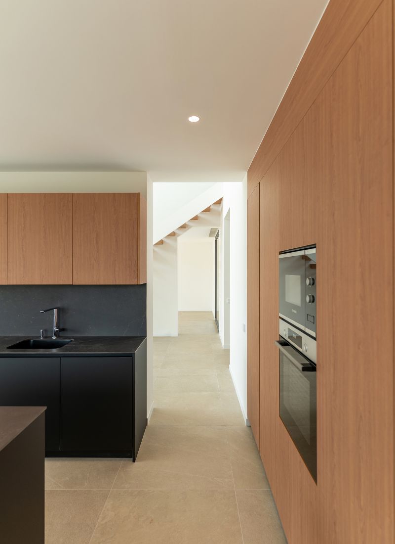 Cocina madera muebles oscuros Ontinyent