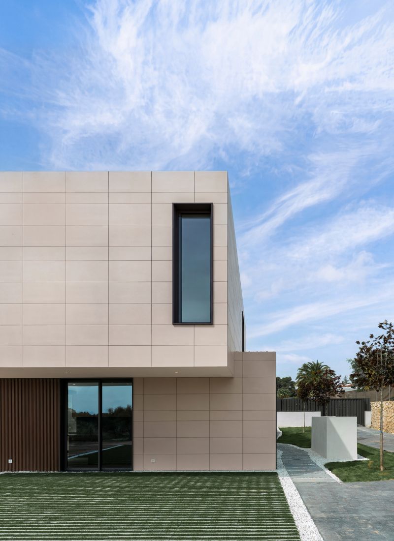 Fachada ventilada casa modular Ontinyent