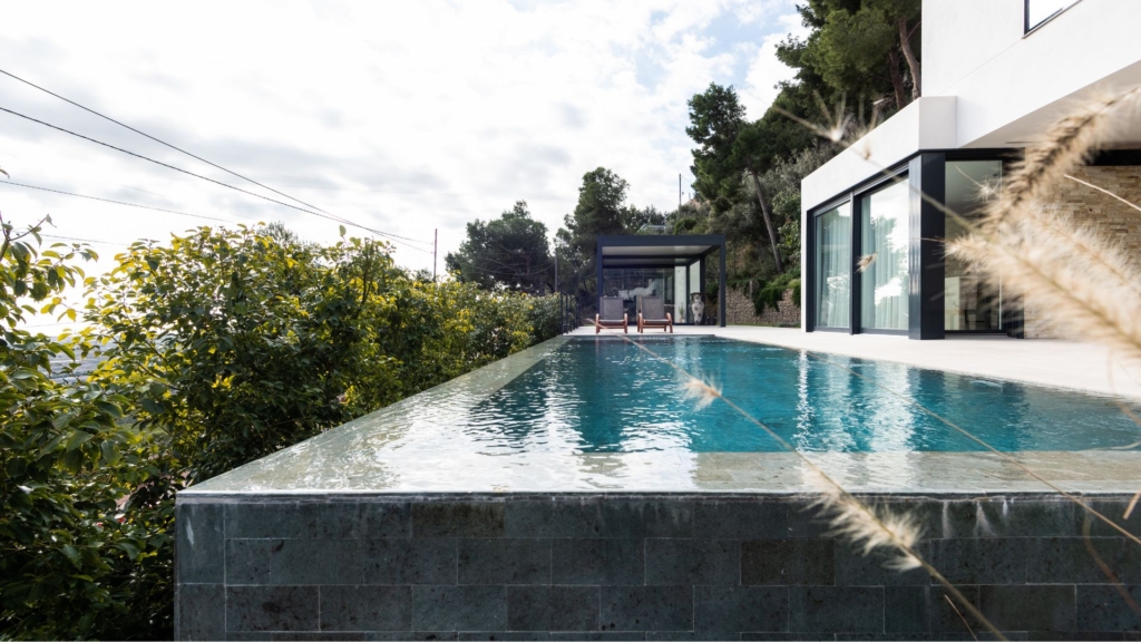 Piscina infinity vistas panorámicas
