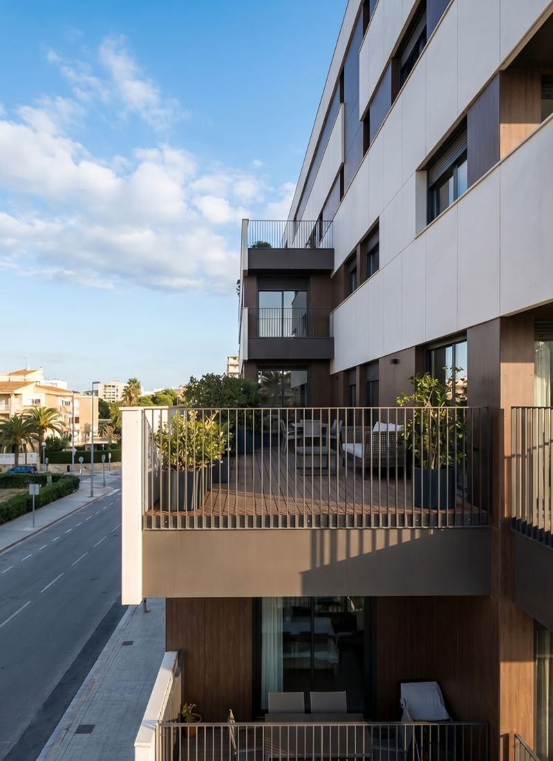 Terraza edificio residencial industrializado
