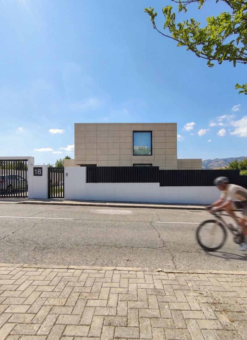 Vallado en vivienda industrializada en Málaga