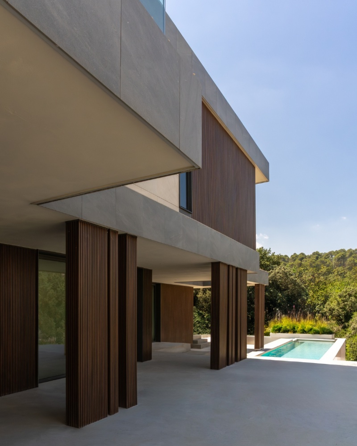 Fachada ventilada vista al exterior casa modular de lujo a medida en San Cugat Barcelona